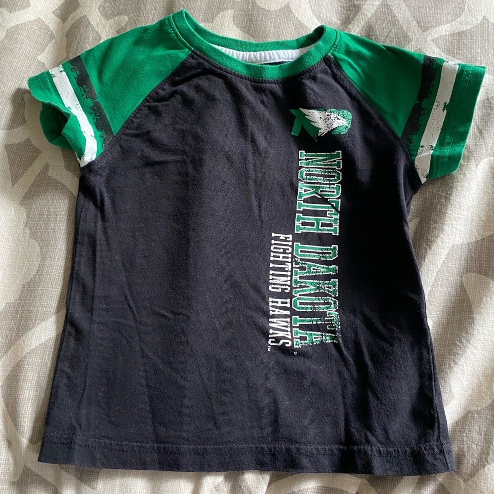 University of North Dakota Fighting Hawks short sleeve shirt 2T